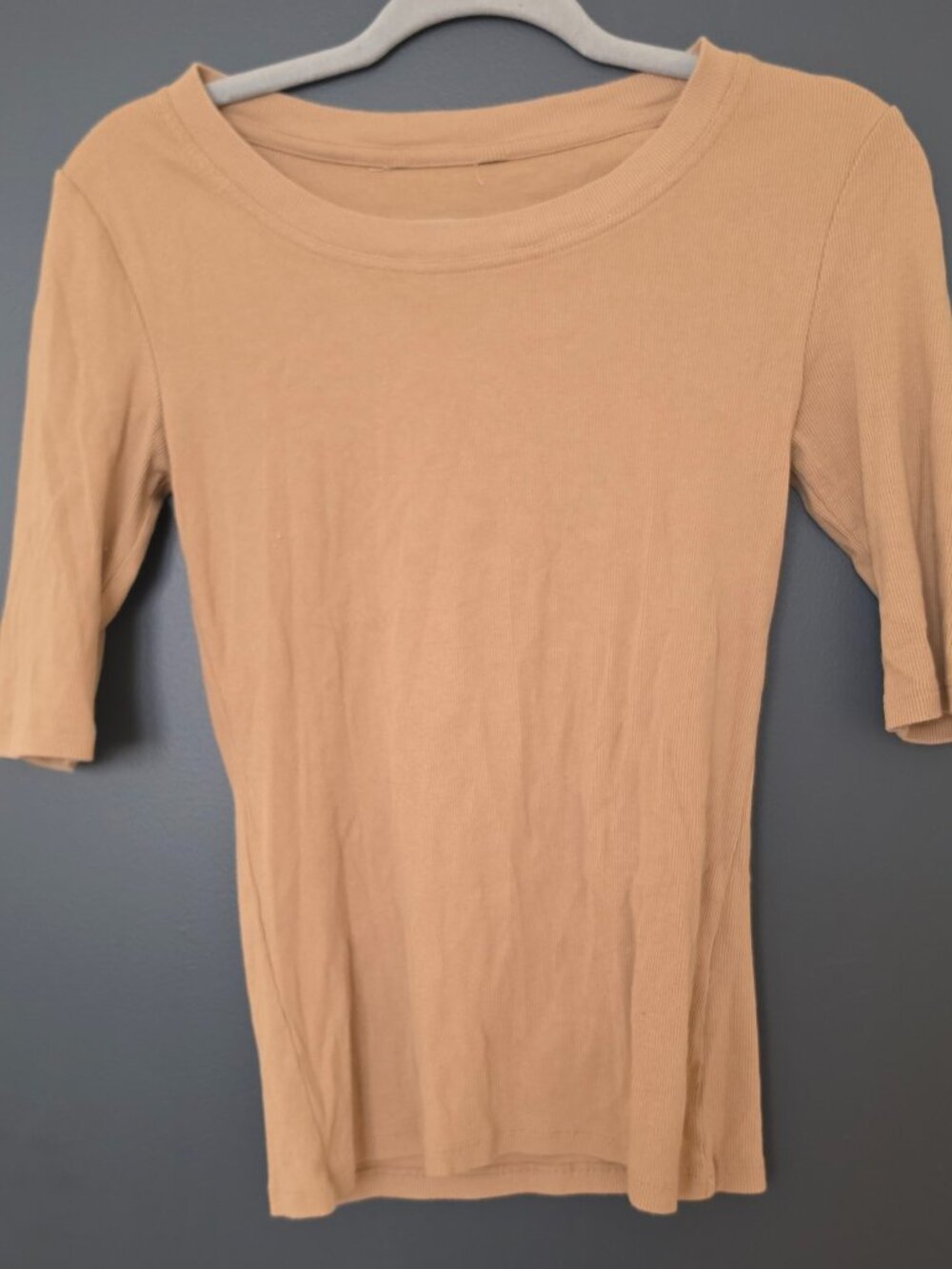 Tan tshirt